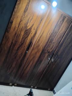 Almari Wardrobe