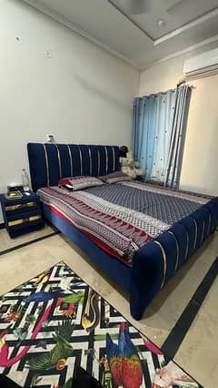 bed/ bed set / king size bed