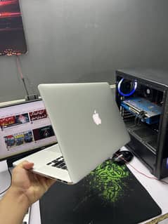 Macbook pro 2015 15inches Retina display