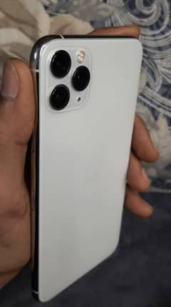 I phone 11 pro max with box