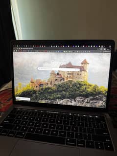 MacBook pro 2017 with Touch Bar