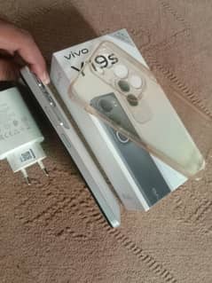4+4 128 gb ram with box and charger