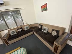 L-Shaped sofa in v good condition