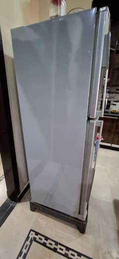 dawlance fridge used 7/10 condition