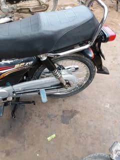 super power black colror 1st owner one hand used fresh bike urgent sal