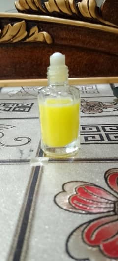 only 2 peaces available smell like red rose