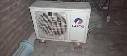 split ac Gree outer galanz inner good condition