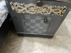 Selling bed with side tables Contact on this number  0321 4964138