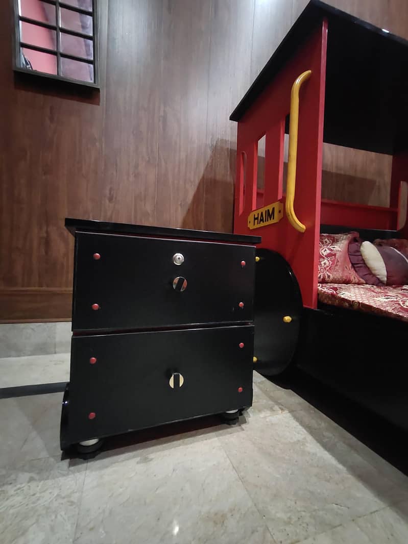 Thomas Bed Set with Side tables, and Toy Storage Box with Racks 3