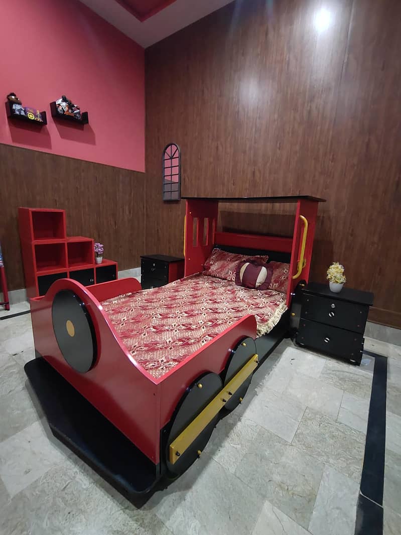 Thomas Bed Set with Side tables, and Toy Storage Box with Racks 6