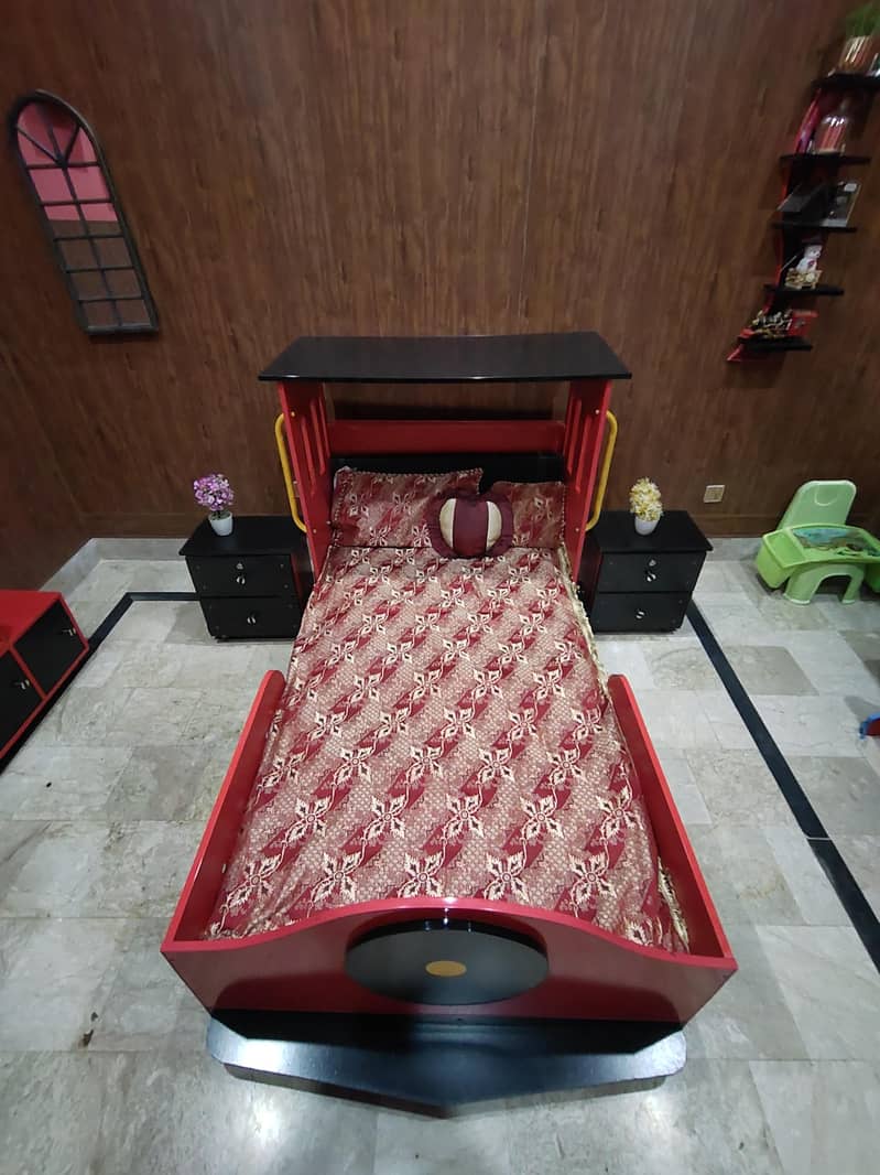 Thomas Bed Set with Side tables, and Toy Storage Box with Racks 7