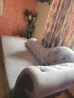 Dewan sofa