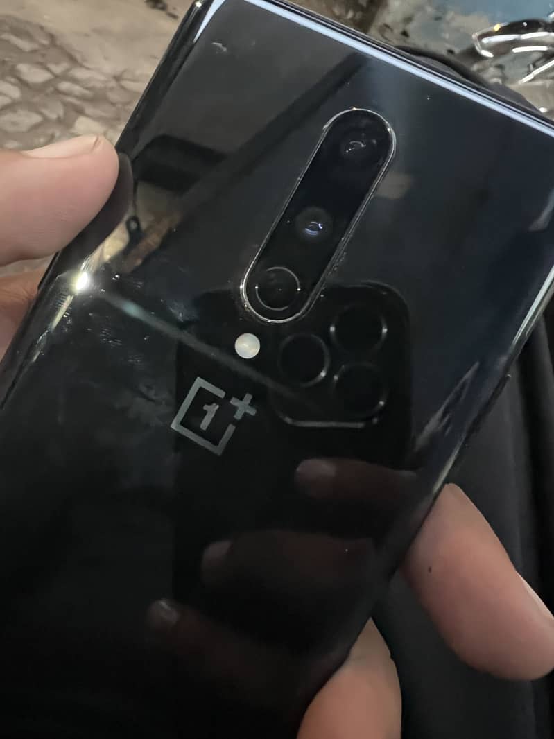 totaly new phone one hand use no scratch no rougf use 0