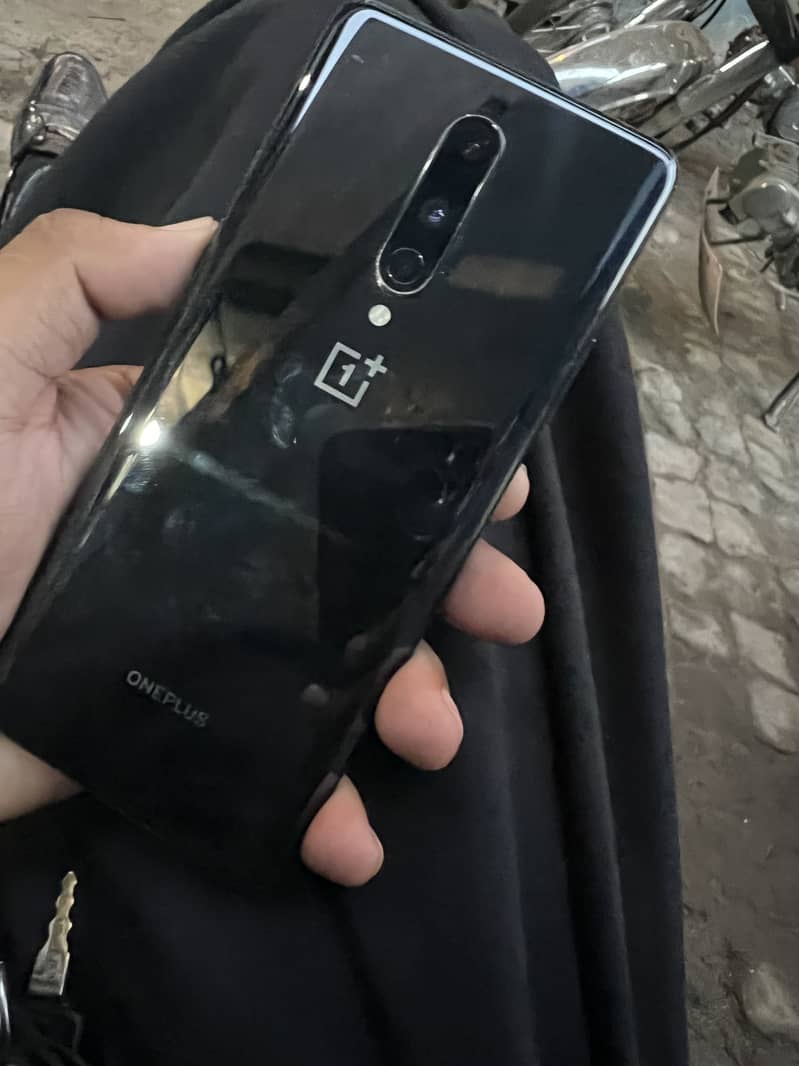 totaly new phone one hand use no scratch no rougf use 4
