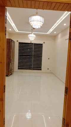 i-8/3 Corner 40x80 UPPER Portion Near kachnar Park for rent