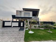 ONE KANAL BRAND NEW HOUSE AVAILABLE FOR SALE NEAR PARK PRIME LOCATION