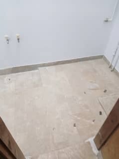 Rent commercial 180ghz ist 3bed Alladin k samne rashid minhas road