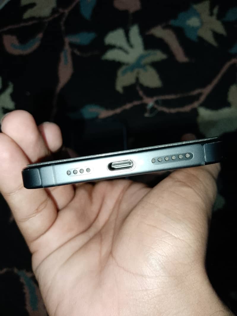 Iphone 15 pro max with complete box 4
