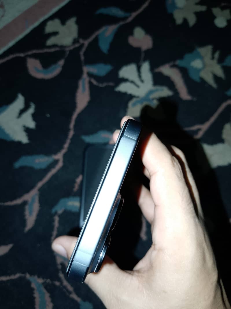 Iphone 15 pro max with complete box 5