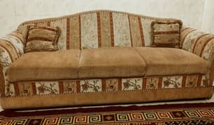 5 SEATER SOFA SET WITH MATCHING CUSHIONS!