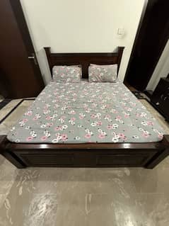 Double Bed with Mattress – Excellent Condition