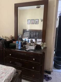 Dressing table and side tables in just 10,000