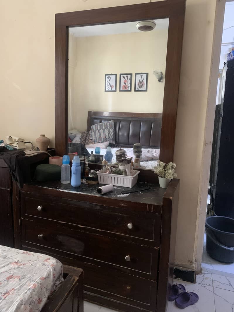 Dressing table and side tables in just 10,000 0