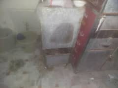Zinger Burger counter with deepfryer