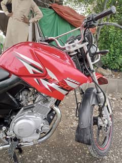 yamaha 125g YBR (RED)