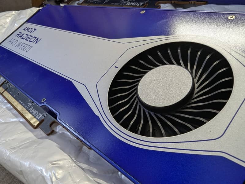 AMD Radeon Pro w6600 (8 GB 256 Bit DDR6) High End Gaming & Graphics 1