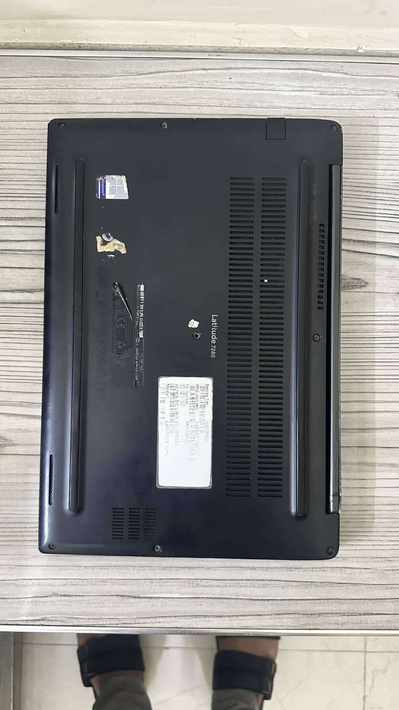 Dell latitude 8 gb 256 gb ssd touch display | intercore processor 2