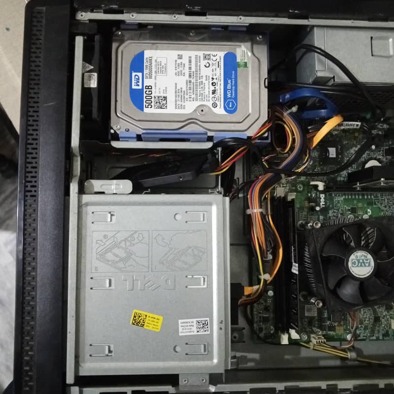 dell desktop portable computer with 2 gb graphics card 2