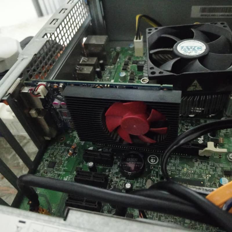 dell desktop portable computer with 2 gb graphics card 3