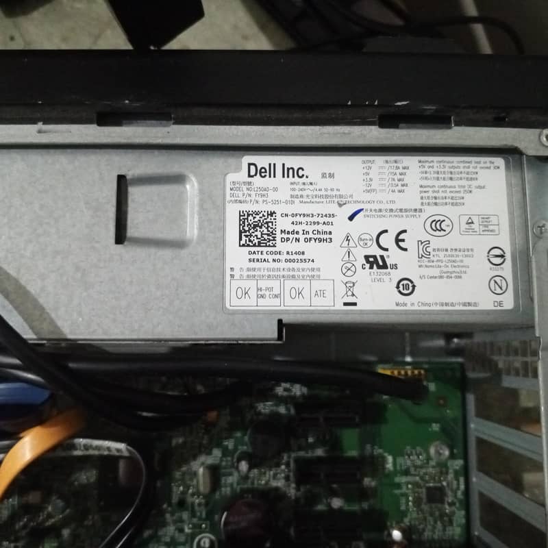 dell desktop portable computer with 2 gb graphics card 4