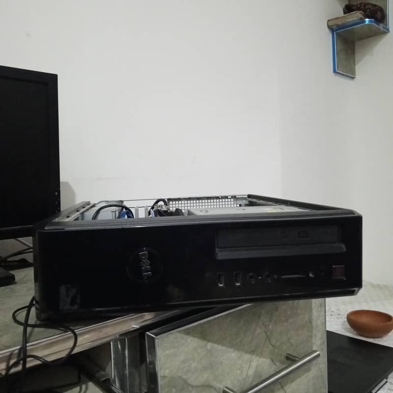 dell desktop portable computer with 2 gb graphics card 5