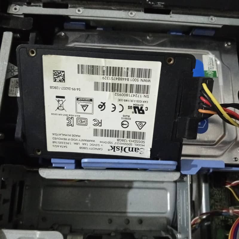 dell desktop portable computer with 2 gb graphics card 7