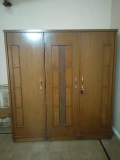 almari / cup board for sale in reasonable price