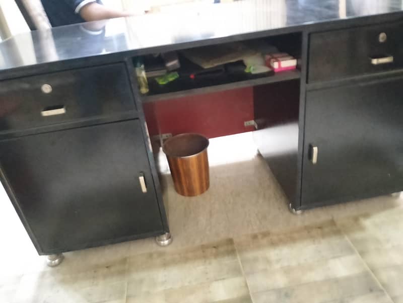 office table with side table 0