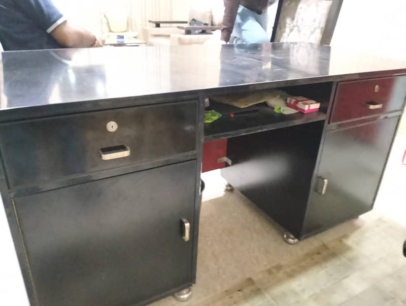 office table with side table 2