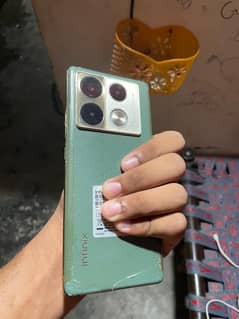 Note 40 pro glass p nishan h thora sa