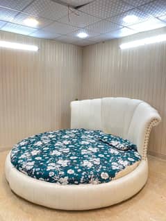 Round bed king size