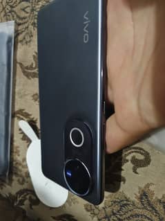 Vivo V50