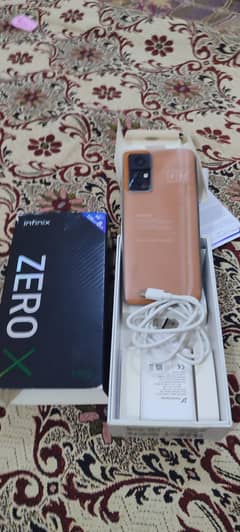 zero x  pro 4+8(128) with box