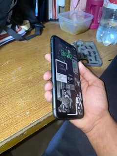 Iphone11 back broken contact 03174343296 on whats app
