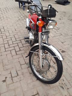 Honda 125 / 2022 Model red colour