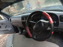 modal 2004 Toyota Hilux