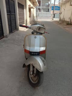 Self start Vespa Sprint