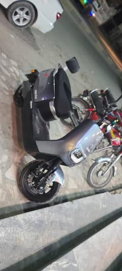 yadea Metro E8S pro electric bike. Like a new