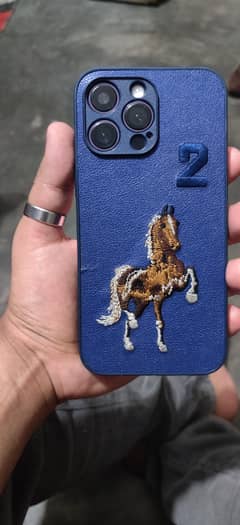iPhone 14 pro 256 GB  ; best for gaming and vlogging