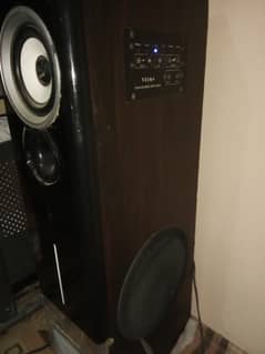 Bluetooth tower speakers